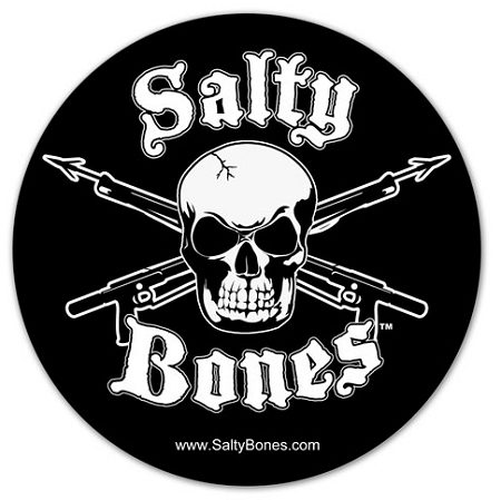 Skull With Crossed Spearguns Sticker - 5.5" Circle